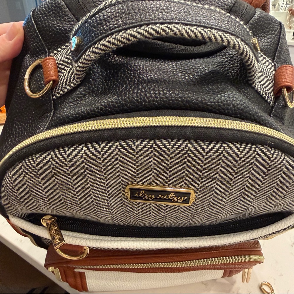 Itzy Ritzy Boss Diaper Bag “Coffee and Cream”. Black cream tan brown Vegan - Picture 2 of 11